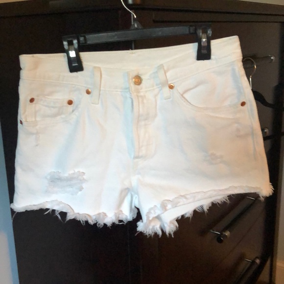 Levi’s - White High Waisted Cut Off Jean Shorts - Picture 5 of 5